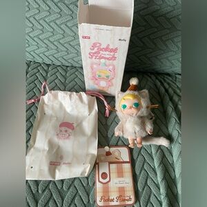 It's Snack Time Baby Molly Pocket Friends